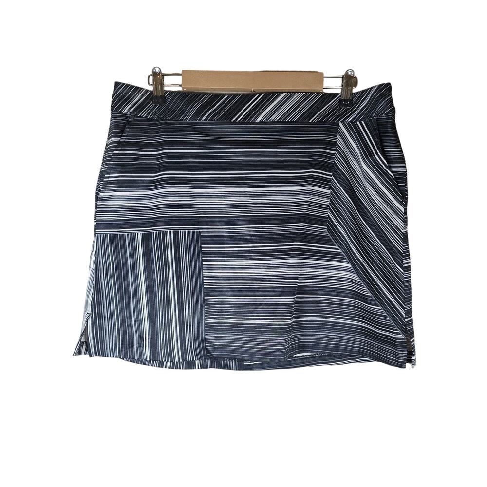 LADY HOGAN Black White Striped Active Outdoor Golf Skort Skirt SZ 16